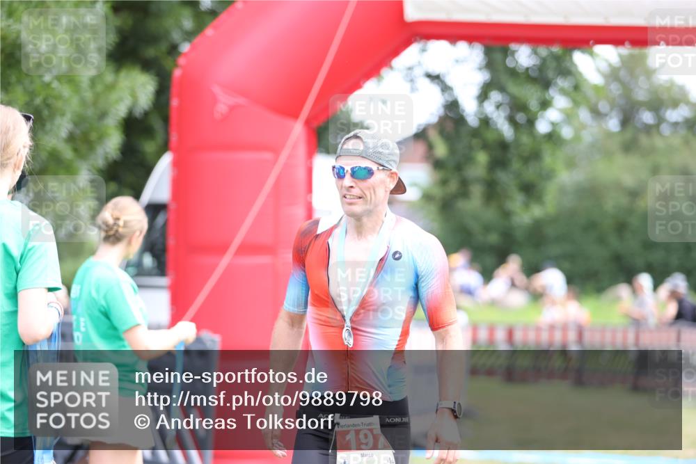 21.06.2026 - 29. Vierlanden-Triathlon Andreas Tolksdorf http://msf.ph/oto/9889798 21.06.2026 12:48:19 Ziel 13, 13 meine-sportfotos.de