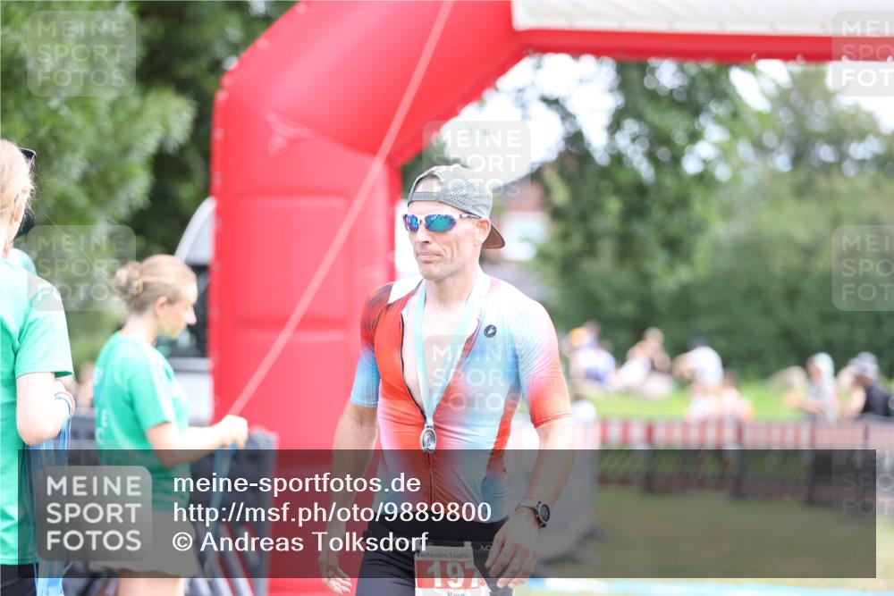 21.06.2026 - 29. Vierlanden-Triathlon Andreas Tolksdorf http://msf.ph/oto/9889800 21.06.2026 12:48:19 Ziel 13, 13 meine-sportfotos.de
