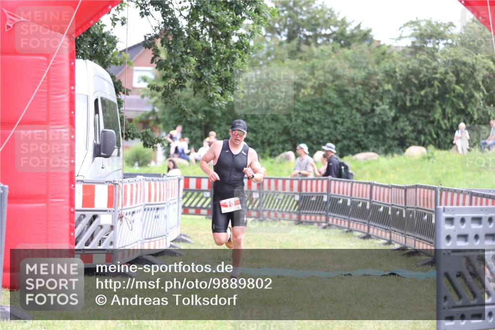 21.06.2026 - 29. Vierlanden-Triathlon Andreas Tolksdorf http://msf.ph/oto/9889802 21.06.2026 12:48:25 Ziel 13, 119, 13, 119 meine-sportfotos.de