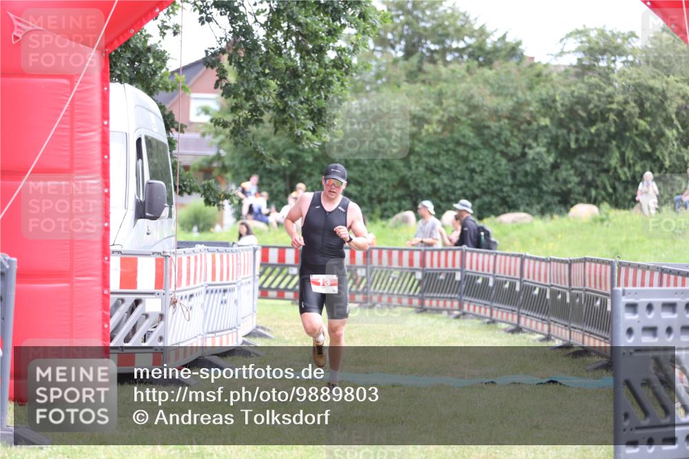21.06.2026 - 29. Vierlanden-Triathlon Andreas Tolksdorf http://msf.ph/oto/9889803 21.06.2026 12:48:25 Ziel 13, 119, 13, 119 meine-sportfotos.de