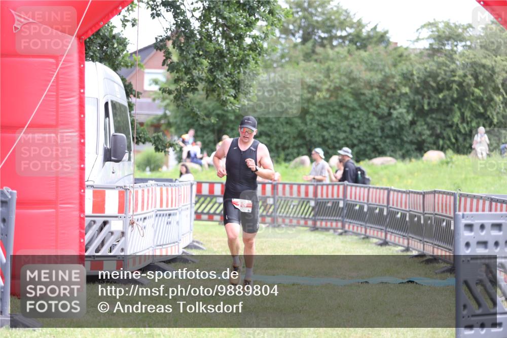 21.06.2026 - 29. Vierlanden-Triathlon Andreas Tolksdorf http://msf.ph/oto/9889804 21.06.2026 12:48:25 Ziel 13, 119, 13, 119 meine-sportfotos.de