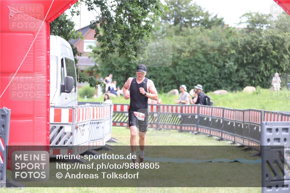 21.06.2026 - 29. Vierlanden-Triathlon Andreas Tolksdorf http://msf.ph/oto/9889805 21.06.2026 12:48:25 Ziel 13, 119, 13, 119 meine-sportfotos.de