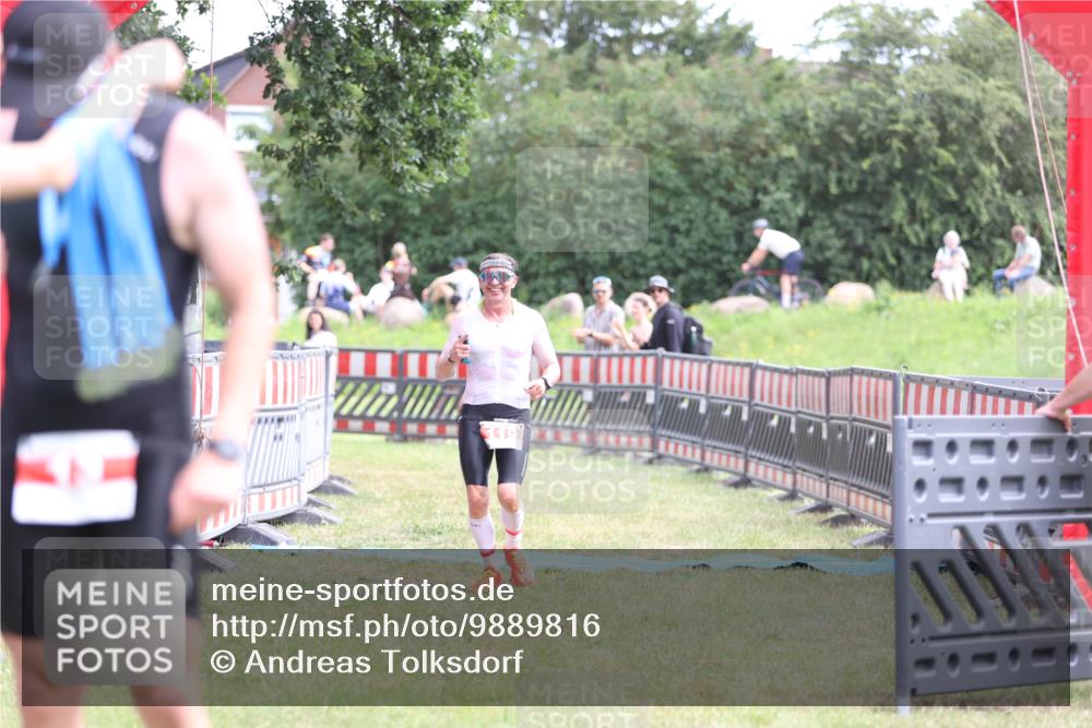 21.06.2026 - 29. Vierlanden-Triathlon Andreas Tolksdorf http://msf.ph/oto/9889816 21.06.2026 12:48:32 Ziel 119, 119 meine-sportfotos.de