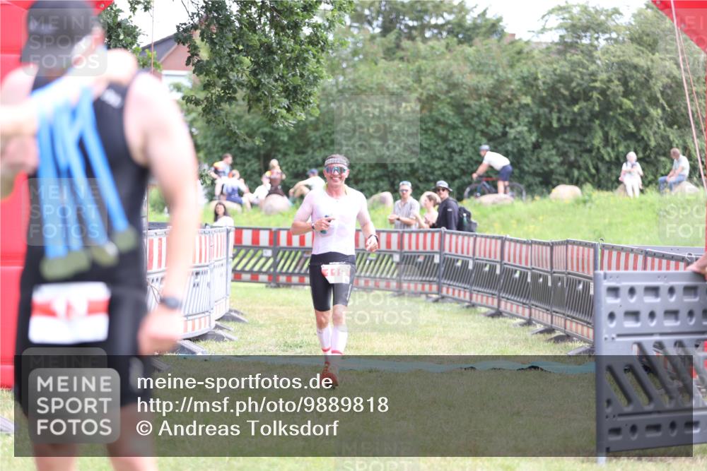 21.06.2026 - 29. Vierlanden-Triathlon Andreas Tolksdorf http://msf.ph/oto/9889818 21.06.2026 12:48:32 Ziel 119, 119 meine-sportfotos.de