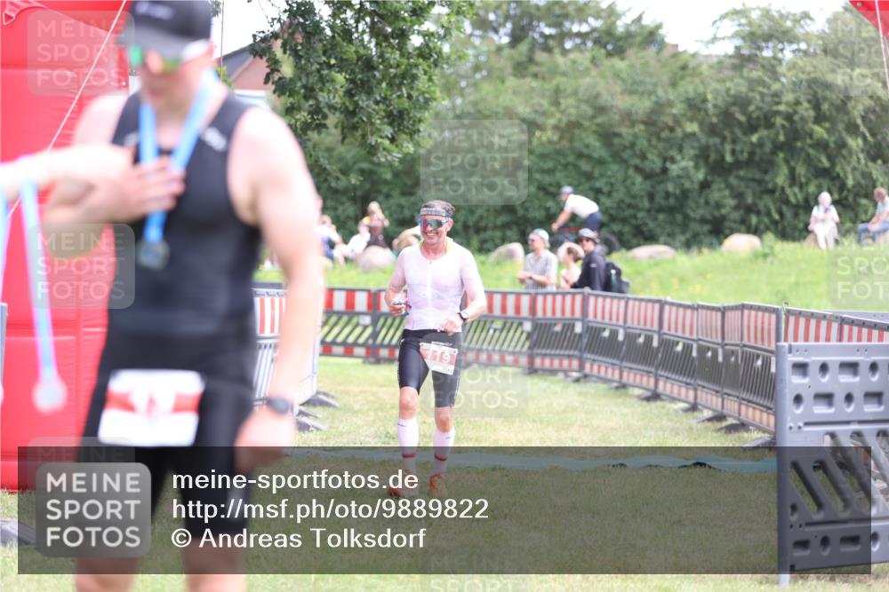 21.06.2026 - 29. Vierlanden-Triathlon Andreas Tolksdorf http://msf.ph/oto/9889822 21.06.2026 12:48:32 Ziel 119, 119 meine-sportfotos.de