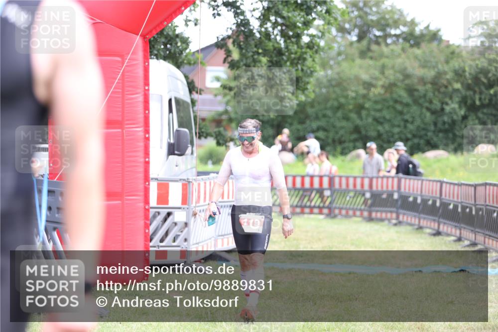 21.06.2026 - 29. Vierlanden-Triathlon Andreas Tolksdorf http://msf.ph/oto/9889831 21.06.2026 12:48:35 Ziel 119, 119 meine-sportfotos.de