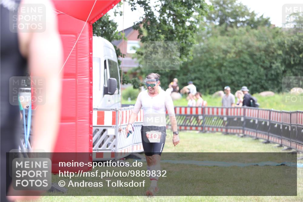 21.06.2026 - 29. Vierlanden-Triathlon Andreas Tolksdorf http://msf.ph/oto/9889832 21.06.2026 12:48:35 Ziel 119, 119 meine-sportfotos.de