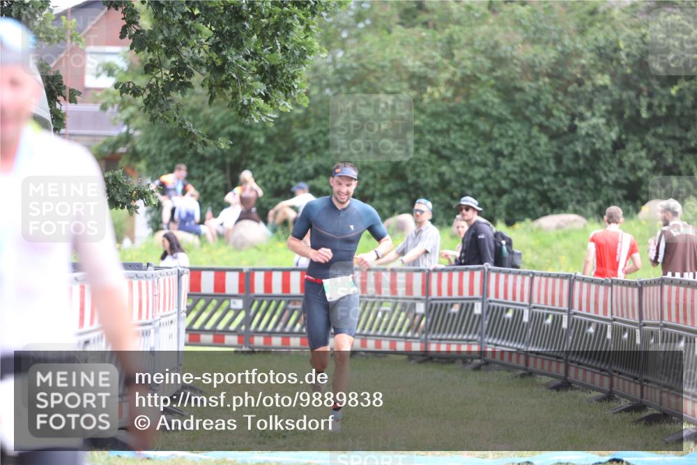 21.06.2026 - 29. Vierlanden-Triathlon Andreas Tolksdorf http://msf.ph/oto/9889838 21.06.2026 12:49:04 Ziel 663, 663 meine-sportfotos.de