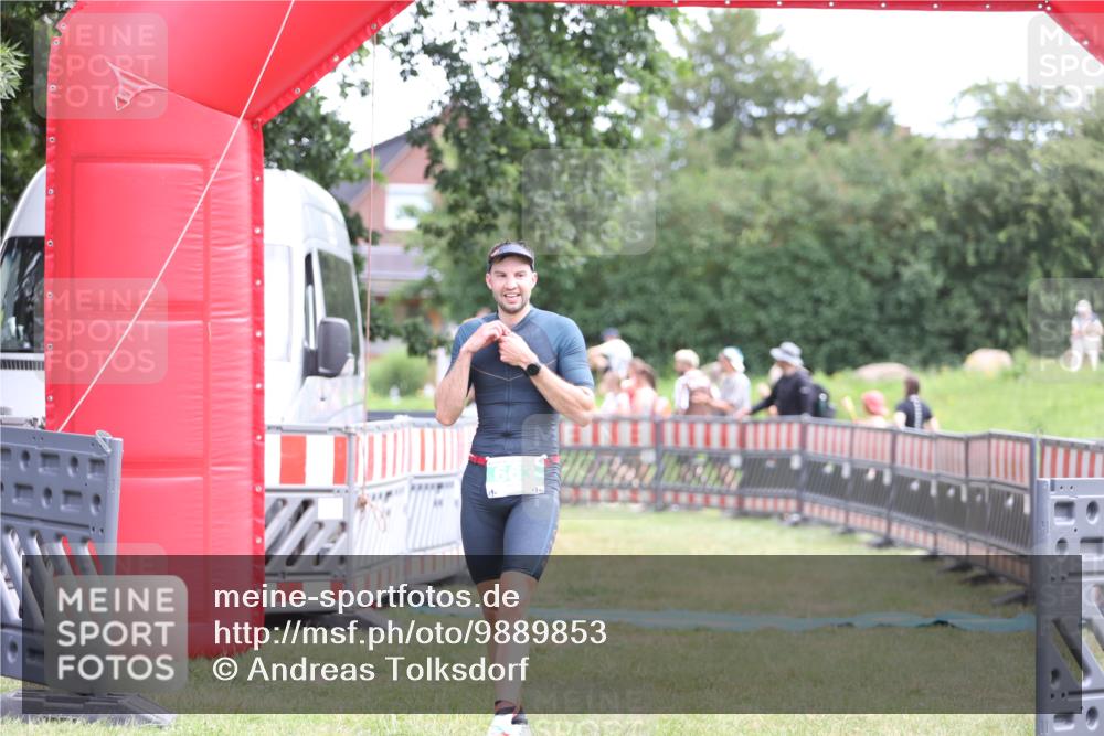 21.06.2026 - 29. Vierlanden-Triathlon Andreas Tolksdorf http://msf.ph/oto/9889853 21.06.2026 12:49:10 Ziel 175, 663, 920, 175, 663, 920 meine-sportfotos.de