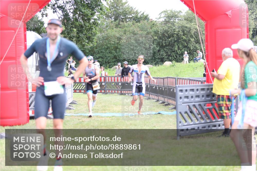 21.06.2026 - 29. Vierlanden-Triathlon Andreas Tolksdorf http://msf.ph/oto/9889861 21.06.2026 12:49:16 Ziel 79, 175, 920, 79, 175, 920 meine-sportfotos.de