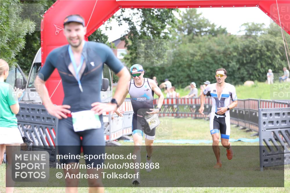 21.06.2026 - 29. Vierlanden-Triathlon Andreas Tolksdorf http://msf.ph/oto/9889868 21.06.2026 12:49:18 Ziel 79, 175, 920, 79, 175, 920 meine-sportfotos.de