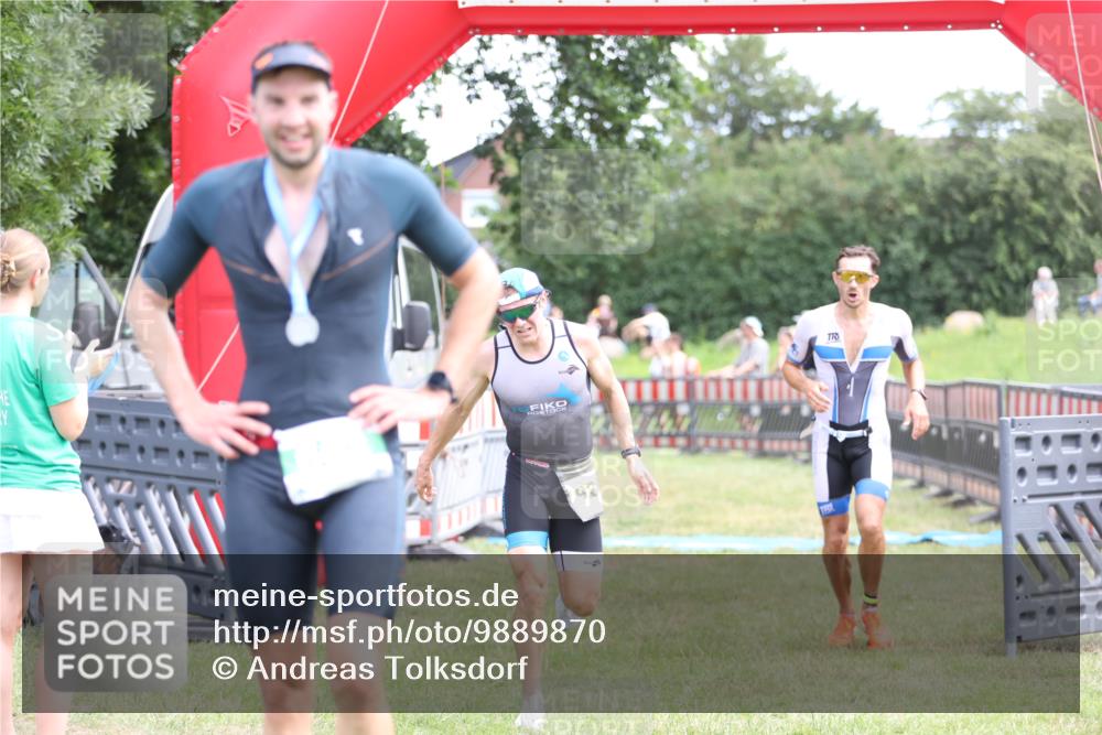 21.06.2026 - 29. Vierlanden-Triathlon Andreas Tolksdorf http://msf.ph/oto/9889870 21.06.2026 12:49:18 Ziel 79, 175, 920, 79, 175, 920 meine-sportfotos.de