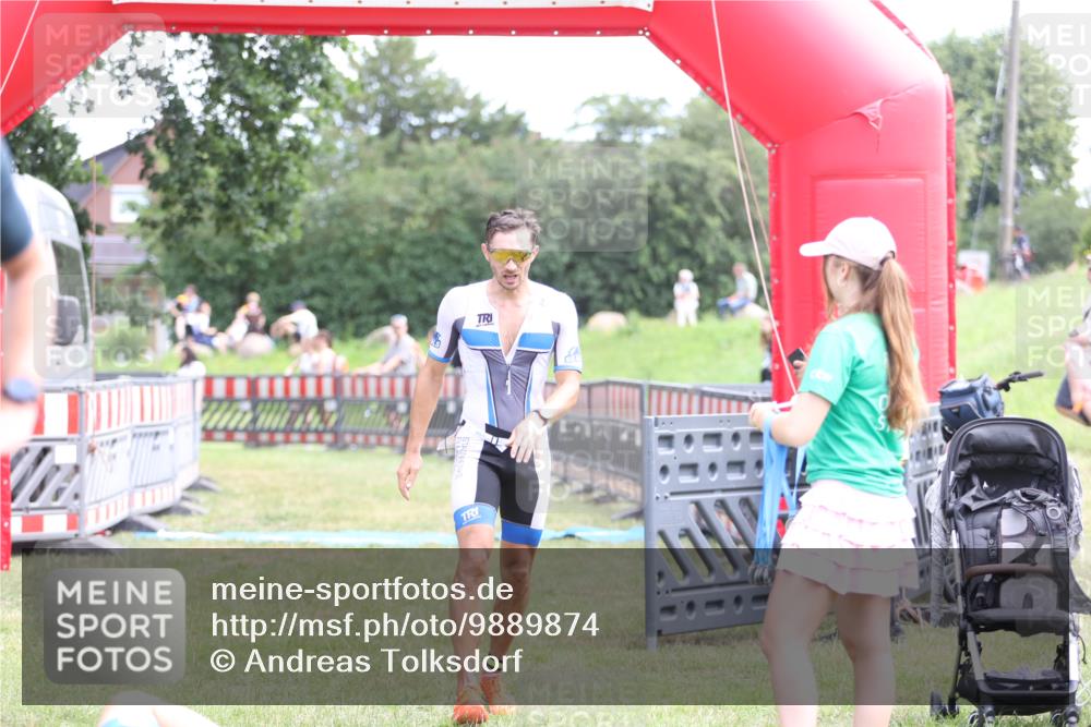 21.06.2026 - 29. Vierlanden-Triathlon Andreas Tolksdorf http://msf.ph/oto/9889874 21.06.2026 12:49:20 Ziel 79, 175, 920, 79, 175, 920 meine-sportfotos.de
