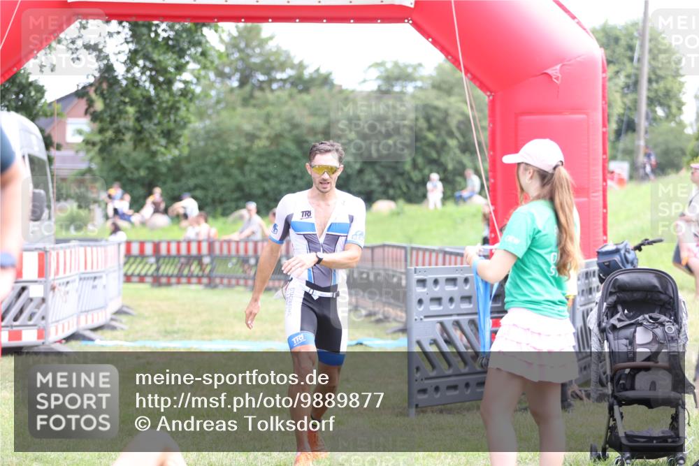 21.06.2026 - 29. Vierlanden-Triathlon Andreas Tolksdorf http://msf.ph/oto/9889877 21.06.2026 12:49:20 Ziel 79, 175, 920, 79, 175, 920 meine-sportfotos.de