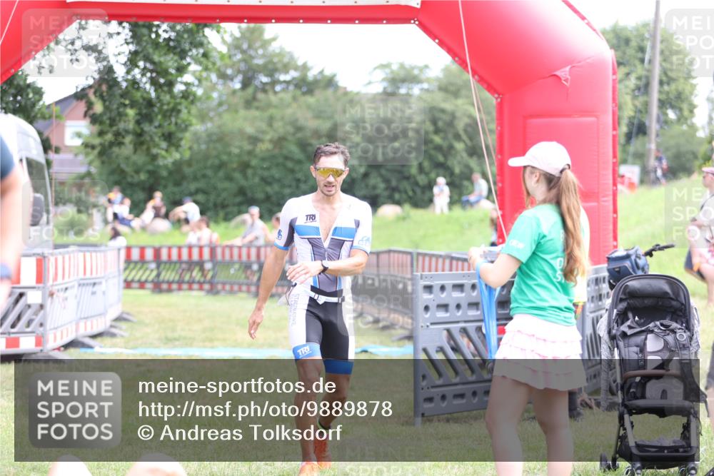 21.06.2026 - 29. Vierlanden-Triathlon Andreas Tolksdorf http://msf.ph/oto/9889878 21.06.2026 12:49:20 Ziel 79, 175, 920, 79, 175, 920 meine-sportfotos.de