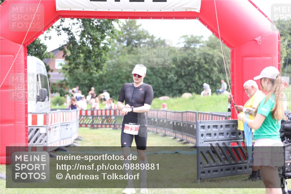 21.06.2026 - 29. Vierlanden-Triathlon Andreas Tolksdorf http://msf.ph/oto/9889881 21.06.2026 12:49:29 Ziel 79, 966, 79, 966 meine-sportfotos.de