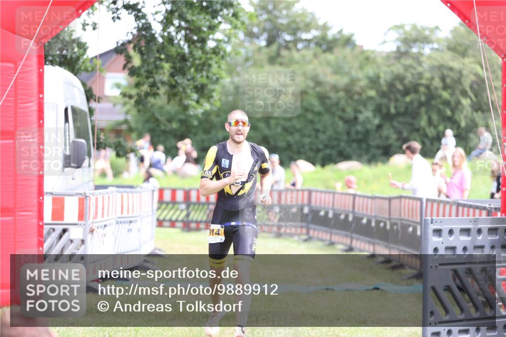 21.06.2026 - 29. Vierlanden-Triathlon Andreas Tolksdorf http://msf.ph/oto/9889912 21.06.2026 12:49:55 Ziel 914, 914 meine-sportfotos.de