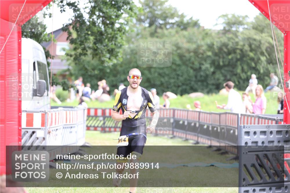 21.06.2026 - 29. Vierlanden-Triathlon Andreas Tolksdorf http://msf.ph/oto/9889914 21.06.2026 12:49:55 Ziel 914, 914 meine-sportfotos.de