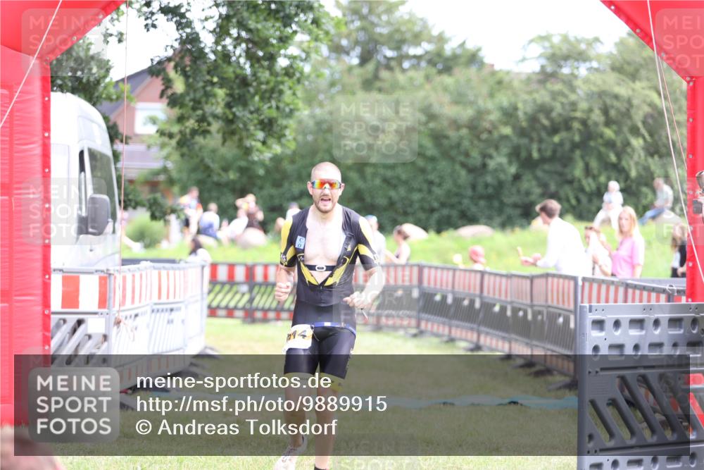 21.06.2026 - 29. Vierlanden-Triathlon Andreas Tolksdorf http://msf.ph/oto/9889915 21.06.2026 12:49:55 Ziel 914, 914 meine-sportfotos.de