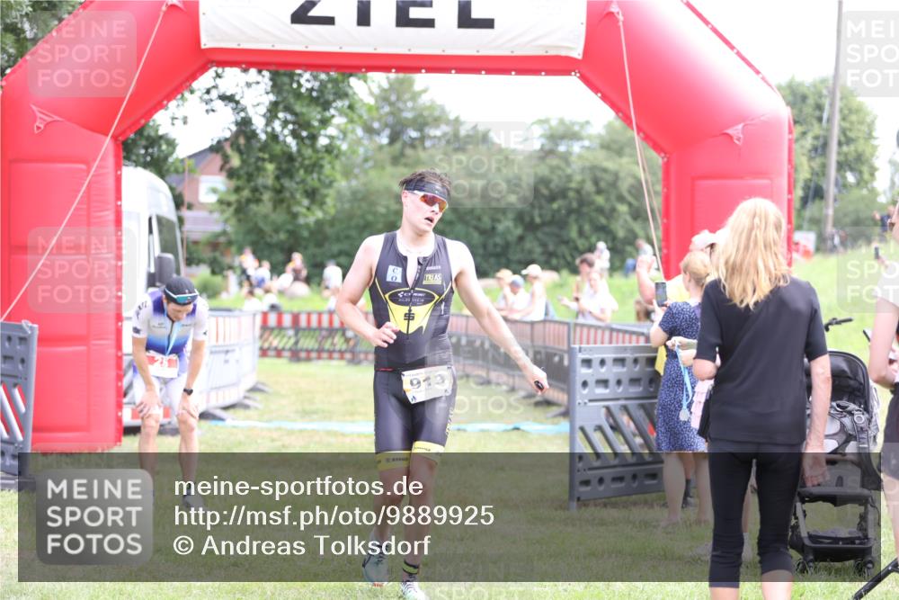 21.06.2026 - 29. Vierlanden-Triathlon Andreas Tolksdorf http://msf.ph/oto/9889925 21.06.2026 12:50:37 Ziel 84, 122, 910, 913, 942, 943, 955, 84, 122, 910, 913, 942, 943, 955 meine-sportfotos.de