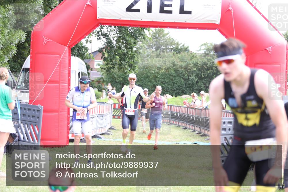 21.06.2026 - 29. Vierlanden-Triathlon Andreas Tolksdorf http://msf.ph/oto/9889937 21.06.2026 12:50:43 Ziel 84, 122, 910, 924, 942, 943, 955, 975, 84, 122, 910, 924, 942, 943, 955, 975 meine-sportfotos.de