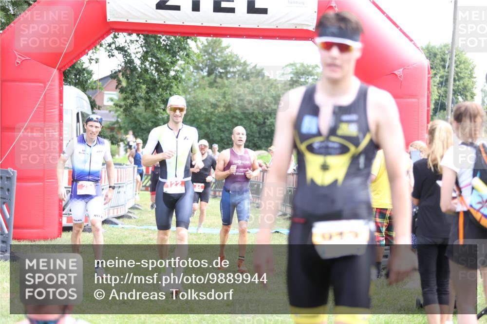 21.06.2026 - 29. Vierlanden-Triathlon Andreas Tolksdorf http://msf.ph/oto/9889944 21.06.2026 12:50:44 Ziel 84, 122, 910, 924, 942, 943, 955, 975, 84, 122, 910, 924, 942, 943, 955, 975 meine-sportfotos.de