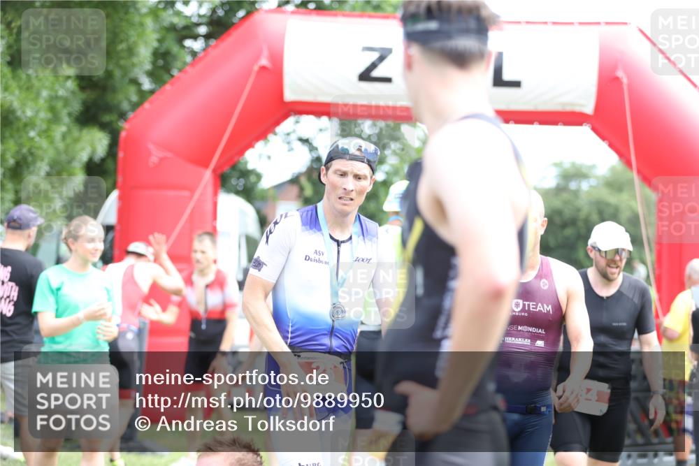 21.06.2026 - 29. Vierlanden-Triathlon Andreas Tolksdorf http://msf.ph/oto/9889950 21.06.2026 12:50:53 Ziel 145, 910, 924, 975, 145, 910, 924, 975 meine-sportfotos.de