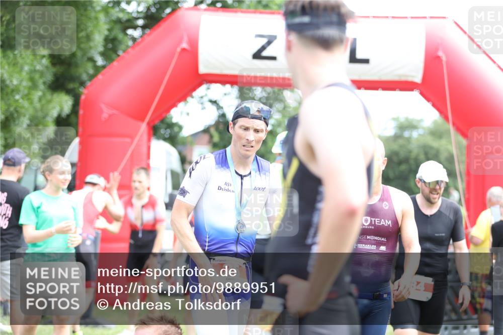 21.06.2026 - 29. Vierlanden-Triathlon Andreas Tolksdorf http://msf.ph/oto/9889951 21.06.2026 12:50:53 Ziel 145, 910, 924, 975, 145, 910, 924, 975 meine-sportfotos.de