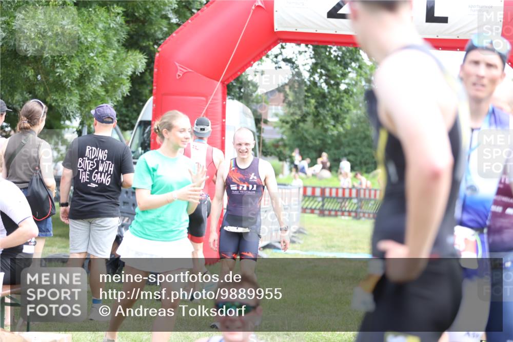 21.06.2026 - 29. Vierlanden-Triathlon Andreas Tolksdorf http://msf.ph/oto/9889955 21.06.2026 12:50:55 Ziel 145, 924, 975, 145, 924, 975 meine-sportfotos.de