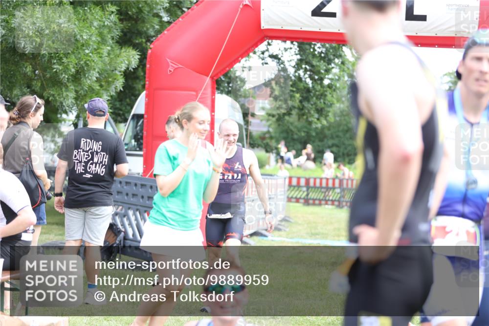 21.06.2026 - 29. Vierlanden-Triathlon Andreas Tolksdorf http://msf.ph/oto/9889959 21.06.2026 12:50:55 Ziel 145, 924, 975, 145, 924, 975 meine-sportfotos.de