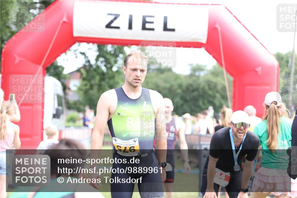 21.06.2026 - 29. Vierlanden-Triathlon Andreas Tolksdorf http://msf.ph/oto/9889961 21.06.2026 12:51:04 Ziel 145, 231, 909, 926, 964, 145, 231, 909, 926, 964 meine-sportfotos.de