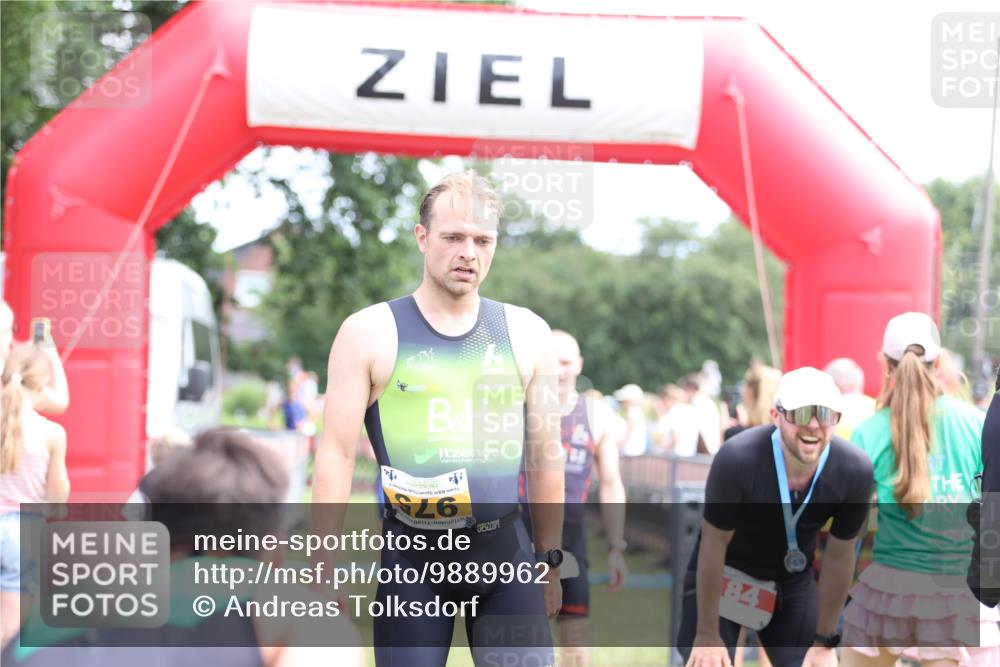 21.06.2026 - 29. Vierlanden-Triathlon Andreas Tolksdorf http://msf.ph/oto/9889962 21.06.2026 12:51:04 Ziel 145, 231, 909, 926, 964, 145, 231, 909, 926, 964 meine-sportfotos.de