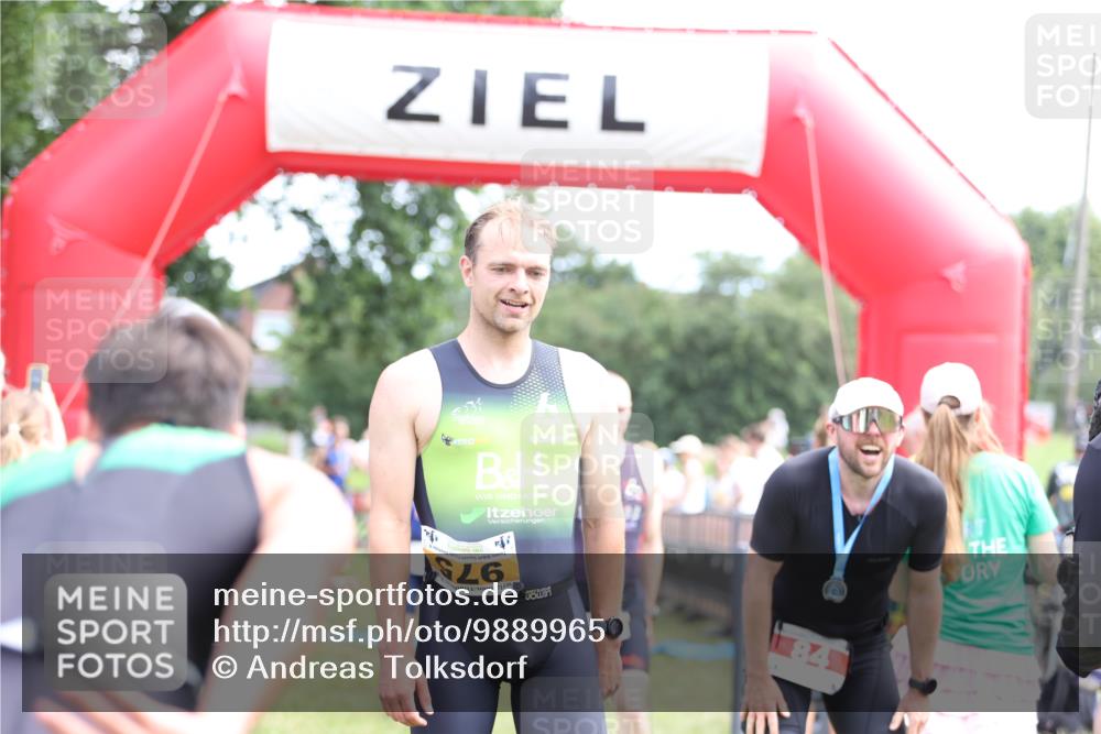 21.06.2026 - 29. Vierlanden-Triathlon Andreas Tolksdorf http://msf.ph/oto/9889965 21.06.2026 12:51:04 Ziel 145, 231, 909, 926, 964, 145, 231, 909, 926, 964 meine-sportfotos.de