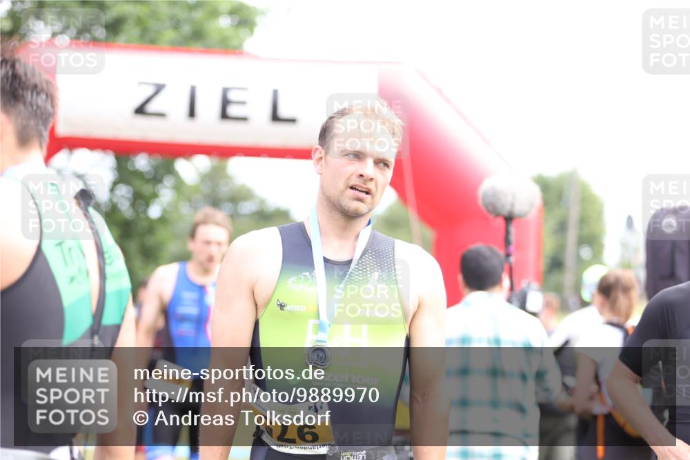 21.06.2026 - 29. Vierlanden-Triathlon Andreas Tolksdorf http://msf.ph/oto/9889970 21.06.2026 12:51:12 Ziel 231, 640, 909, 912, 926, 957, 964, 231, 640, 909, 912, 926, 957, 964 meine-sportfotos.de