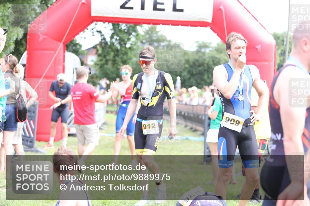 21.06.2026 - 29. Vierlanden-Triathlon Andreas Tolksdorf http://msf.ph/oto/9889975 21.06.2026 12:51:28 Ziel 661, 918, 661, 918 meine-sportfotos.de