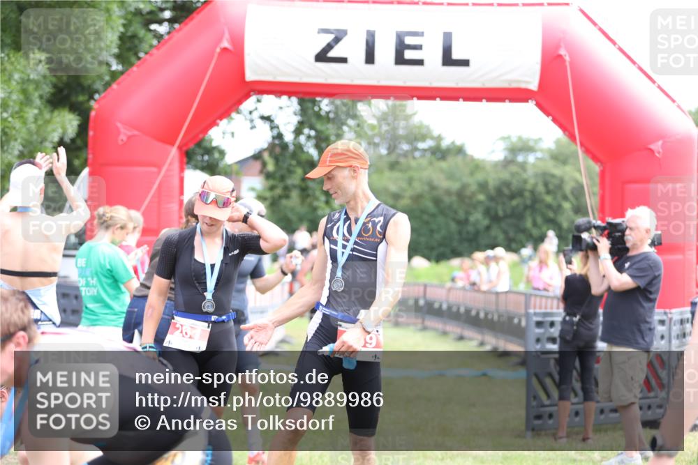 21.06.2026 - 29. Vierlanden-Triathlon Andreas Tolksdorf http://msf.ph/oto/9889986 21.06.2026 12:51:40 Ziel 665, 918, 946, 665, 918, 946 meine-sportfotos.de