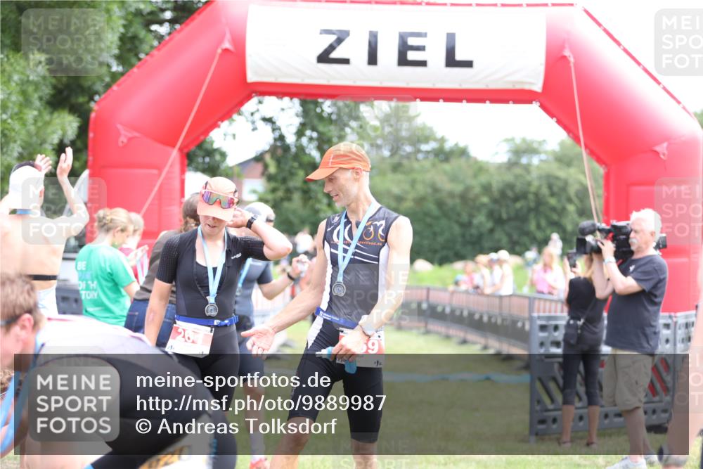 21.06.2026 - 29. Vierlanden-Triathlon Andreas Tolksdorf http://msf.ph/oto/9889987 21.06.2026 12:51:40 Ziel 665, 918, 946, 665, 918, 946 meine-sportfotos.de