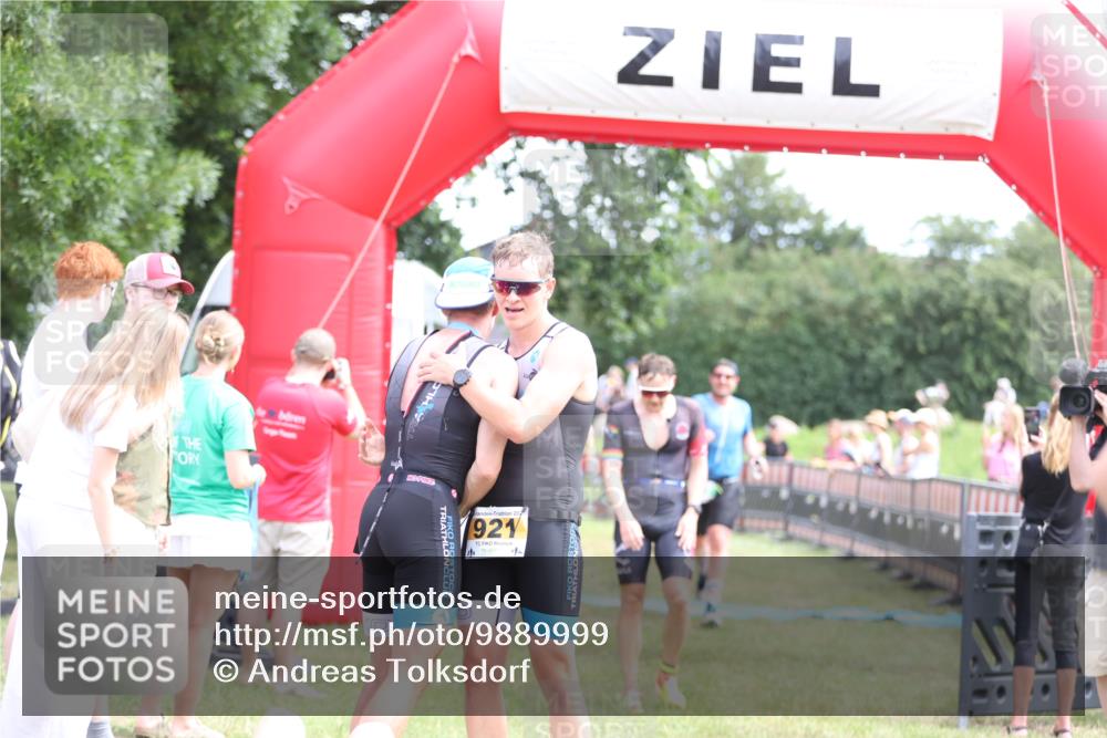21.06.2026 - 29. Vierlanden-Triathlon Andreas Tolksdorf http://msf.ph/oto/9889999 21.06.2026 12:52:00 Ziel 677, 941, 954, 959, 981, 677, 941, 954, 959, 981 meine-sportfotos.de