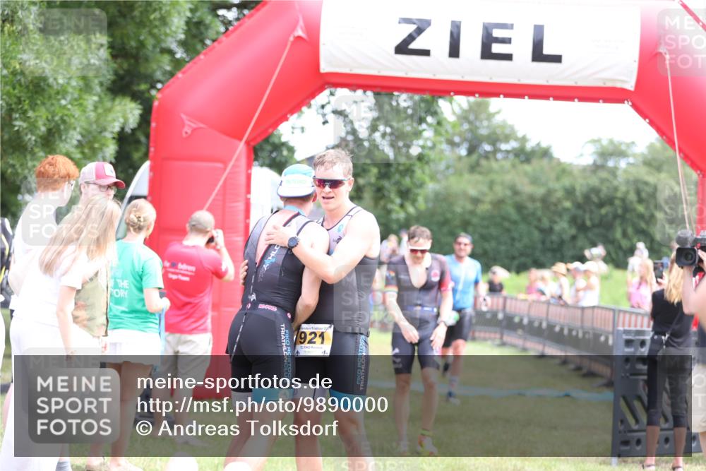 21.06.2026 - 29. Vierlanden-Triathlon Andreas Tolksdorf http://msf.ph/oto/9890000 21.06.2026 12:52:00 Ziel 677, 941, 954, 959, 981, 677, 941, 954, 959, 981 meine-sportfotos.de