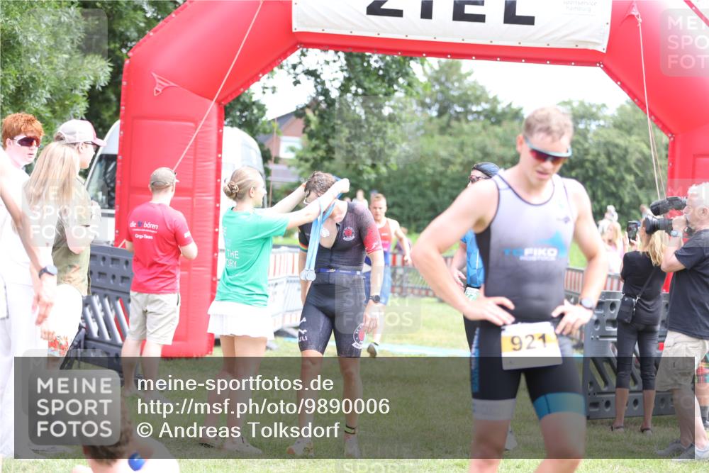 21.06.2026 - 29. Vierlanden-Triathlon Andreas Tolksdorf http://msf.ph/oto/9890006 21.06.2026 12:52:03 Ziel 677, 923, 954, 959, 981, 677, 923, 954, 959, 981 meine-sportfotos.de
