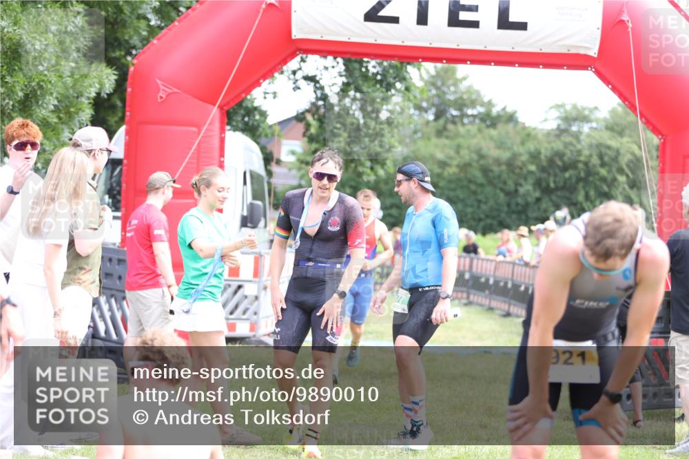 21.06.2026 - 29. Vierlanden-Triathlon Andreas Tolksdorf http://msf.ph/oto/9890010 21.06.2026 12:52:04 Ziel 677, 923, 954, 959, 963, 981, 677, 923, 954, 959, 963, 981 meine-sportfotos.de