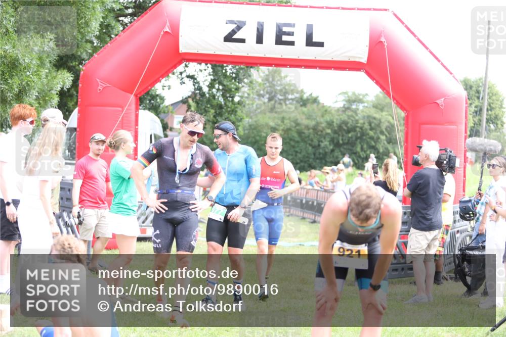 21.06.2026 - 29. Vierlanden-Triathlon Andreas Tolksdorf http://msf.ph/oto/9890016 21.06.2026 12:52:06 Ziel 923, 954, 959, 963, 981, 923, 954, 959, 963, 981 meine-sportfotos.de