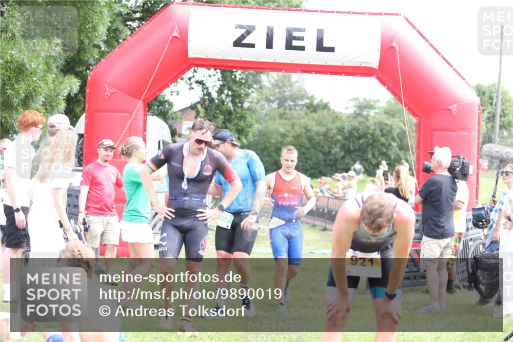 21.06.2026 - 29. Vierlanden-Triathlon Andreas Tolksdorf http://msf.ph/oto/9890019 21.06.2026 12:52:06 Ziel 923, 954, 959, 963, 981, 923, 954, 959, 963, 981 meine-sportfotos.de