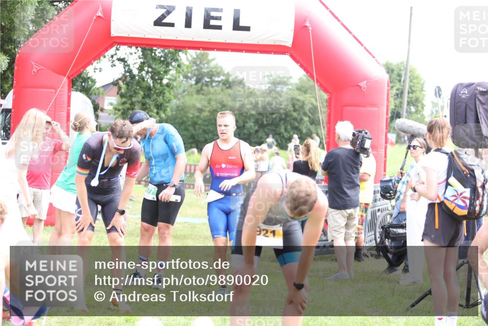 21.06.2026 - 29. Vierlanden-Triathlon Andreas Tolksdorf http://msf.ph/oto/9890020 21.06.2026 12:52:07 Ziel 923, 954, 959, 963, 981, 923, 954, 959, 963, 981 meine-sportfotos.de