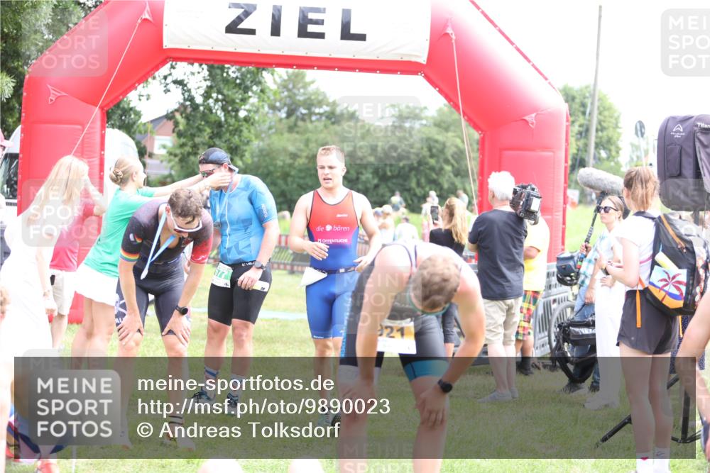 21.06.2026 - 29. Vierlanden-Triathlon Andreas Tolksdorf http://msf.ph/oto/9890023 21.06.2026 12:52:07 Ziel 923, 954, 959, 963, 981, 923, 954, 959, 963, 981 meine-sportfotos.de
