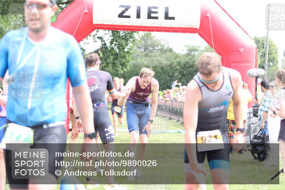 21.06.2026 - 29. Vierlanden-Triathlon Andreas Tolksdorf http://msf.ph/oto/9890026 21.06.2026 12:52:14 Ziel 917, 923, 950, 954, 963, 981, 917, 923, 950, 954, 963, 981 meine-sportfotos.de