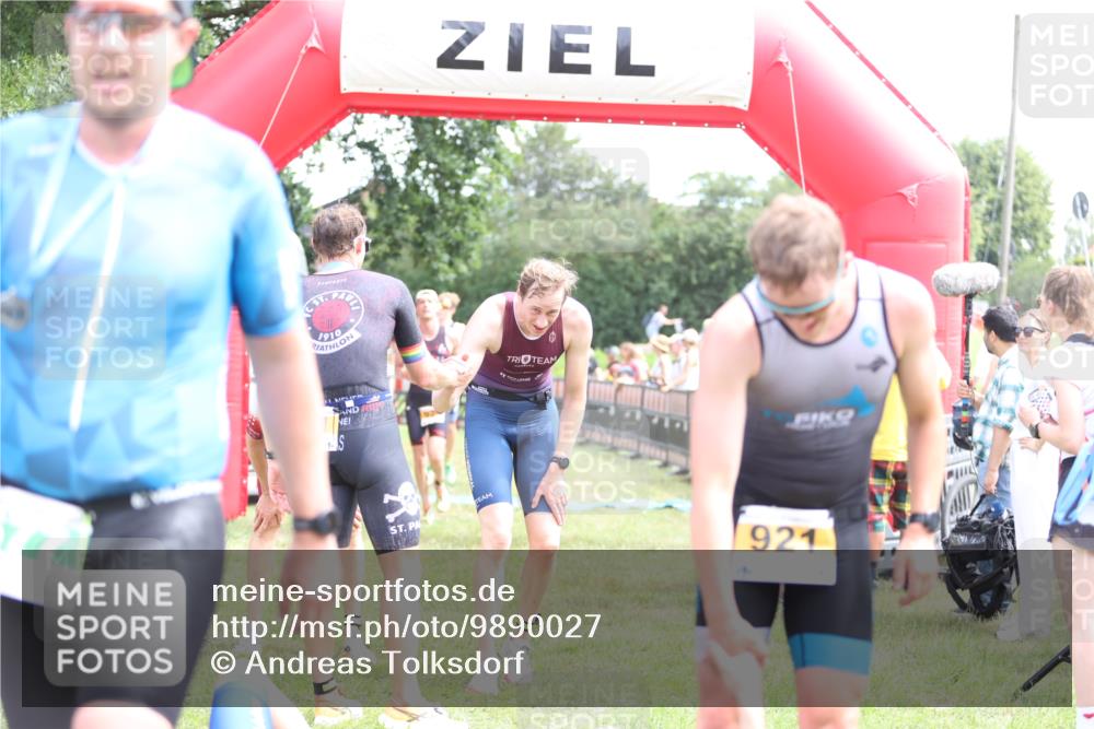 21.06.2026 - 29. Vierlanden-Triathlon Andreas Tolksdorf http://msf.ph/oto/9890027 21.06.2026 12:52:14 Ziel 917, 923, 950, 954, 963, 981, 917, 923, 950, 954, 963, 981 meine-sportfotos.de