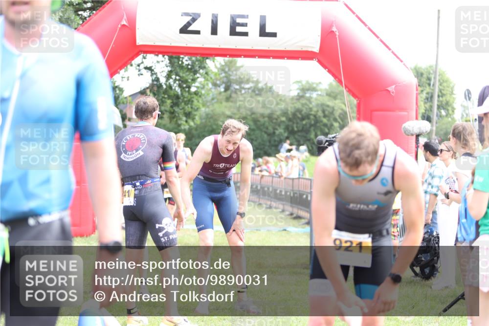 21.06.2026 - 29. Vierlanden-Triathlon Andreas Tolksdorf http://msf.ph/oto/9890031 21.06.2026 12:52:15 Ziel 917, 923, 950, 954, 963, 981, 917, 923, 950, 954, 963, 981 meine-sportfotos.de