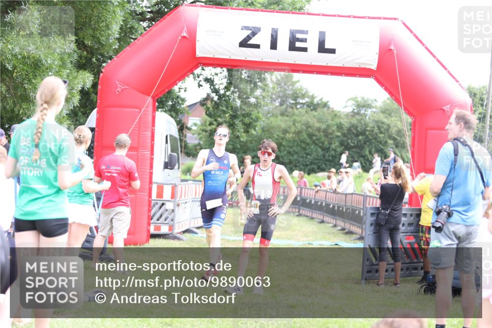21.06.2026 - 29. Vierlanden-Triathlon Andreas Tolksdorf http://msf.ph/oto/9890063 21.06.2026 12:53:18 Ziel 915, 958, 962, 970, 971, 915, 958, 962, 970, 971 meine-sportfotos.de