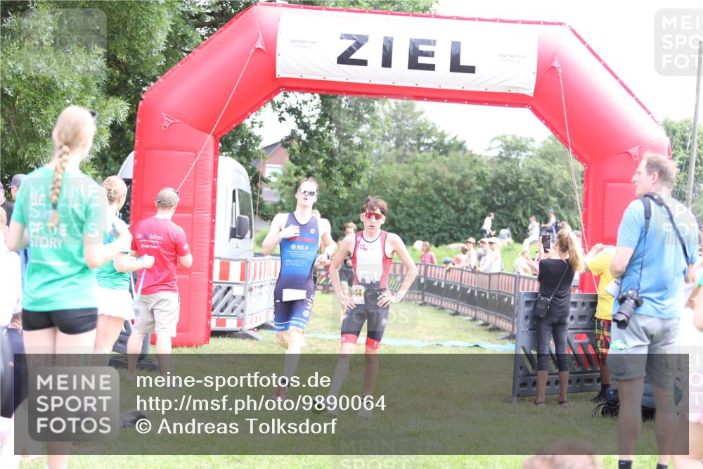 21.06.2026 - 29. Vierlanden-Triathlon Andreas Tolksdorf http://msf.ph/oto/9890064 21.06.2026 12:53:19 Ziel 21, 915, 958, 962, 970, 971, 21, 915, 958, 962, 970, 971 meine-sportfotos.de